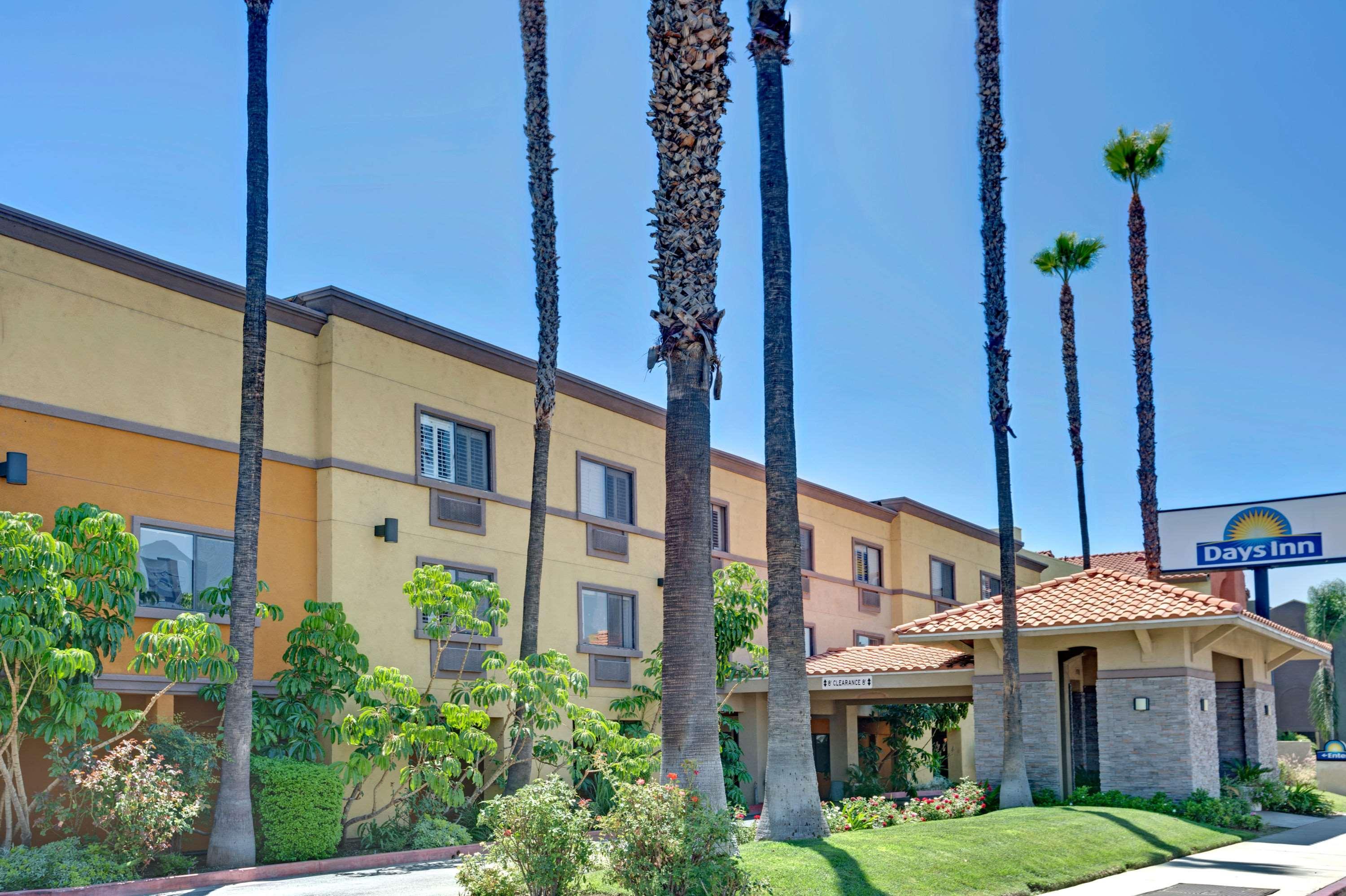 Days Inn By Wyndham West Covina Exteriör bild