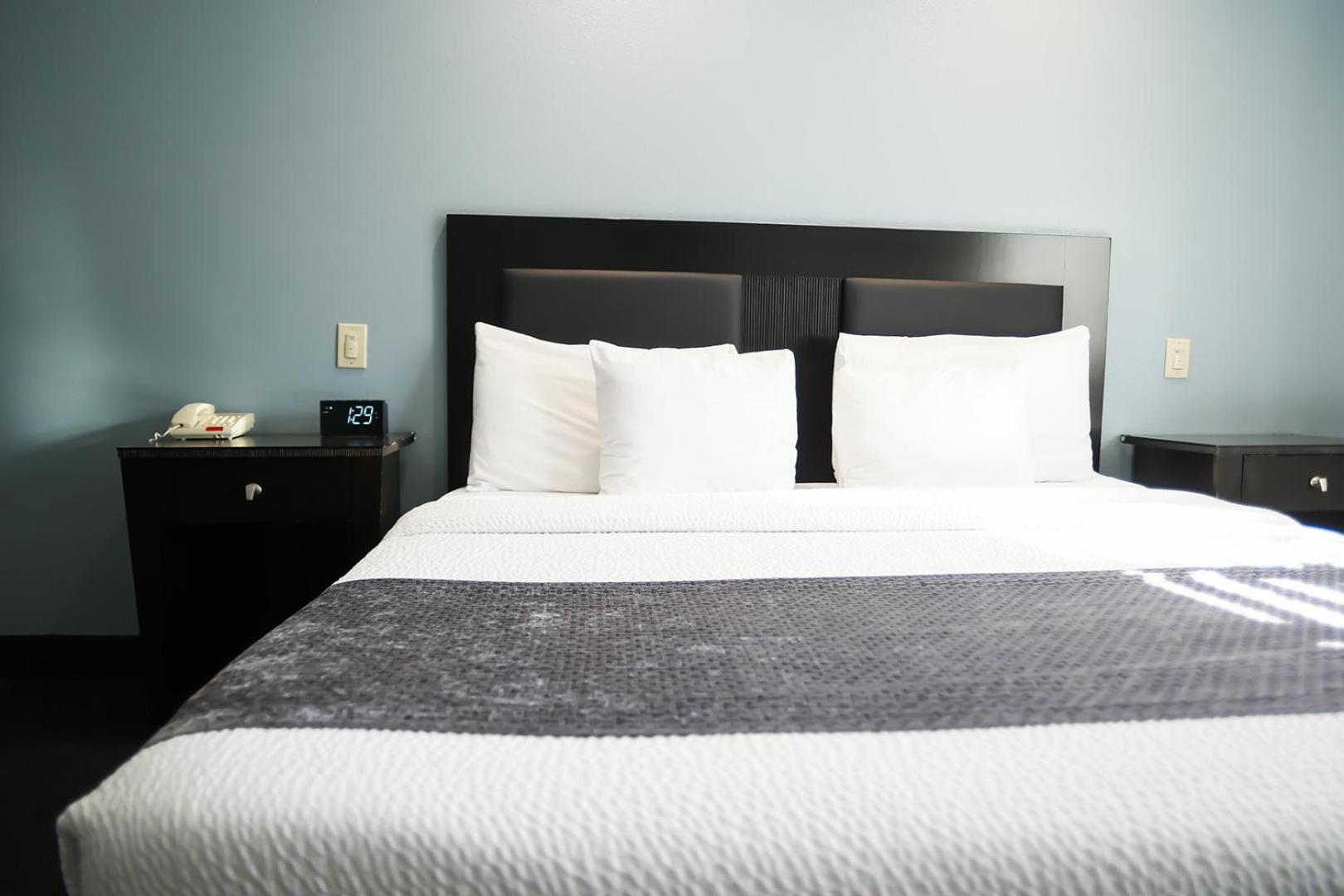 Days Inn By Wyndham West Covina Exteriör bild
