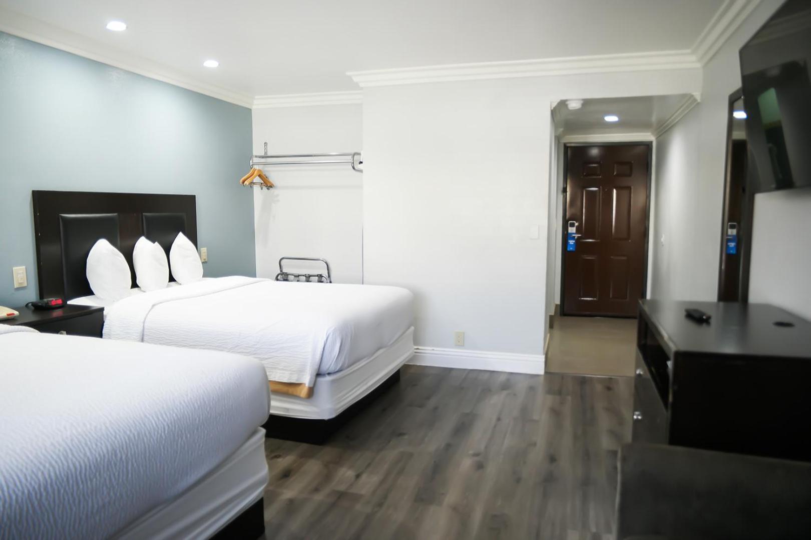 Days Inn By Wyndham West Covina Exteriör bild