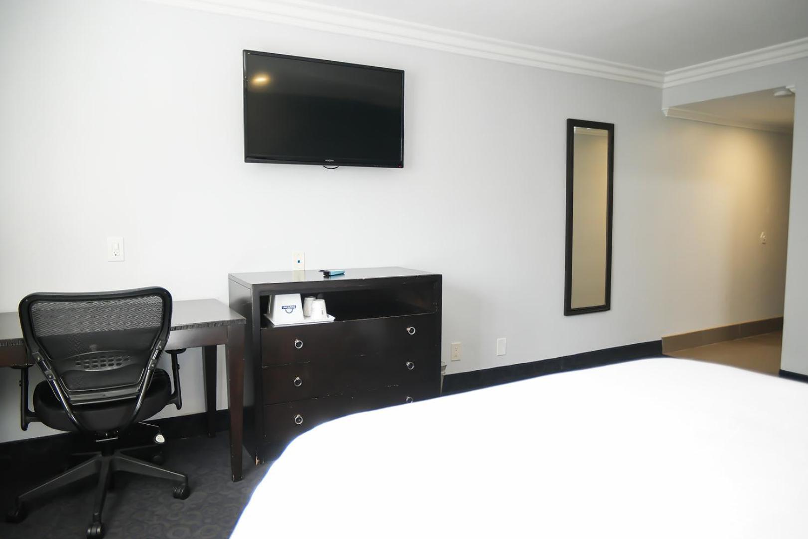 Days Inn By Wyndham West Covina Exteriör bild
